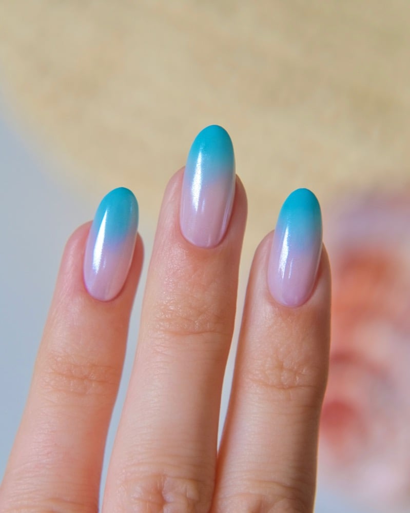 Aqua summer manicure