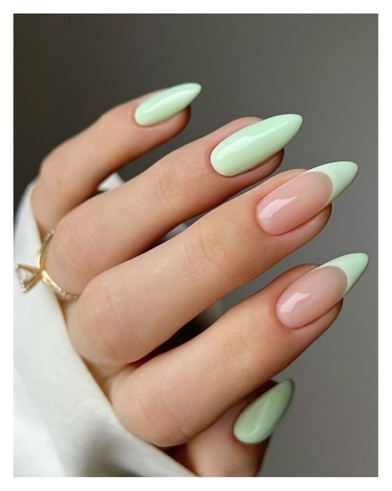Mint summer manicure